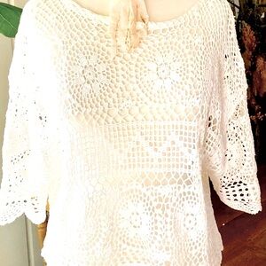 THE PALM TREE Crocheted White Cotton Top Lg.